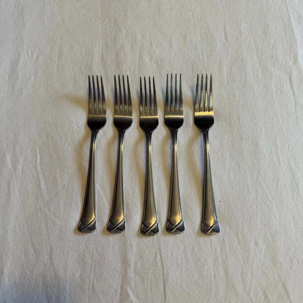 Hampton Forge 025 Pattern Set Of 5 Dinner Forks